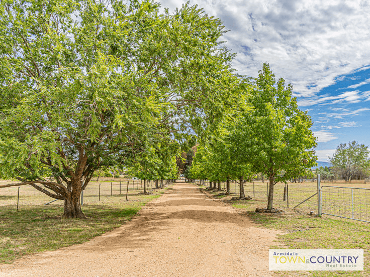 25 Mundays Lane, ARMIDALE, NSW 2350