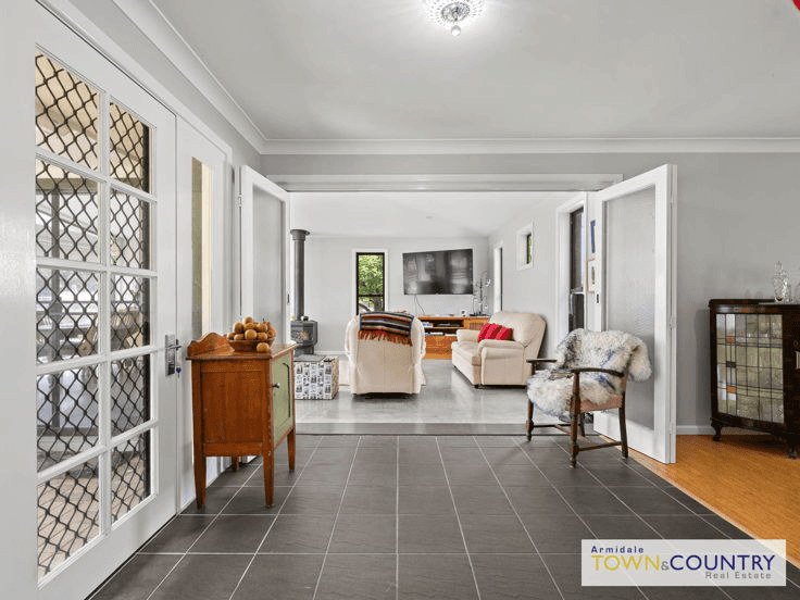 25 Mundays Lane, ARMIDALE, NSW 2350