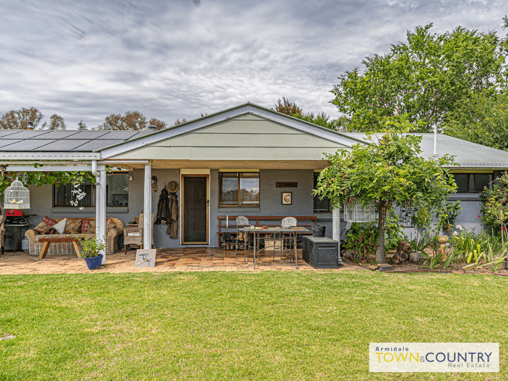 25 Mundays Lane, ARMIDALE, NSW 2350