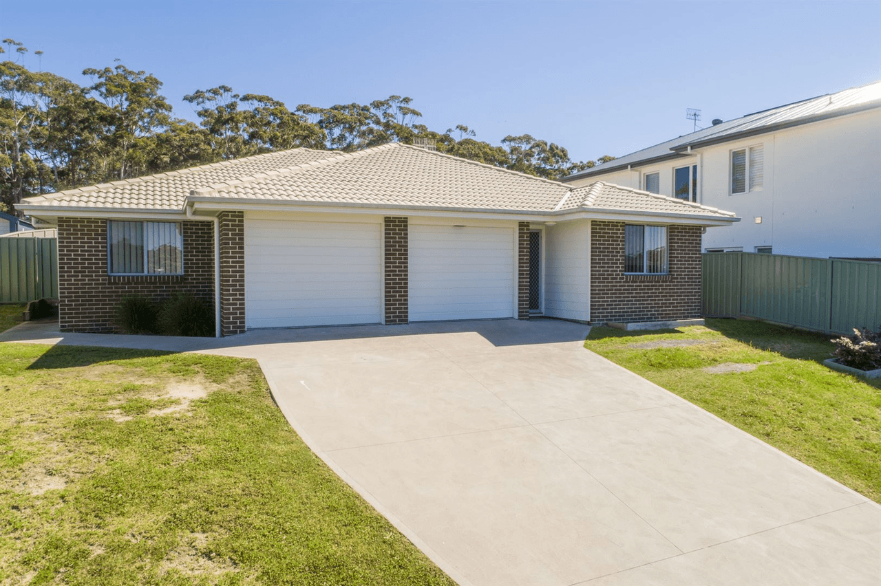 35 & 35a Gemini Way, Narrawallee, NSW 2539