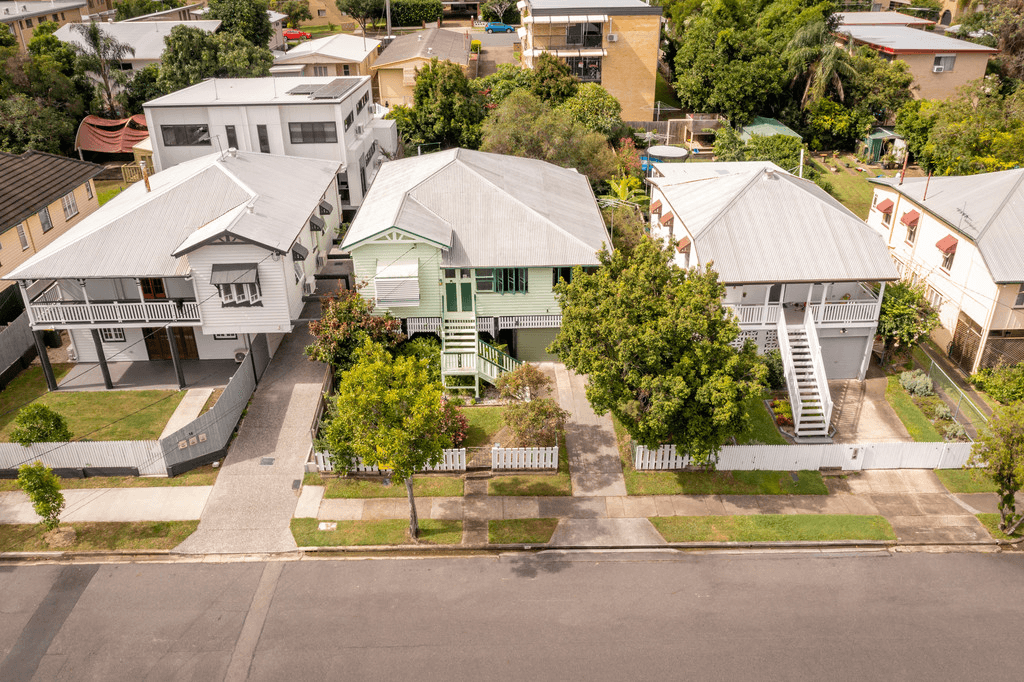 16 Macaulay Street, COORPAROO, QLD 4151