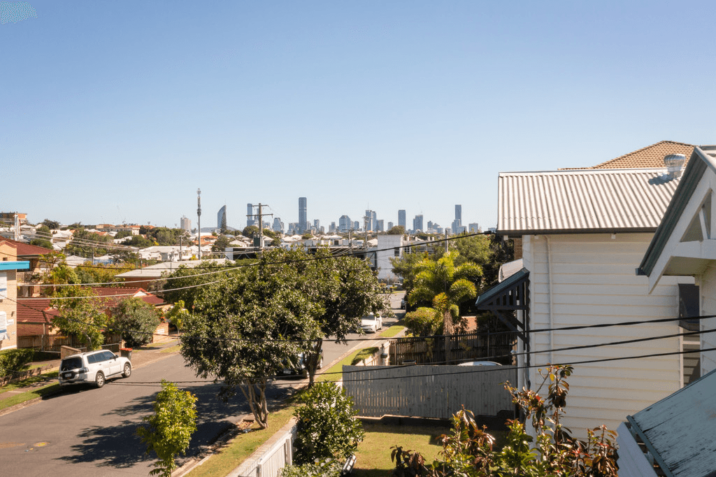 16 Macaulay Street, COORPAROO, QLD 4151