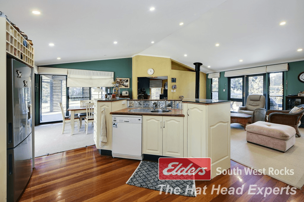 130 Gap Rd, HAT HEAD, NSW 2440