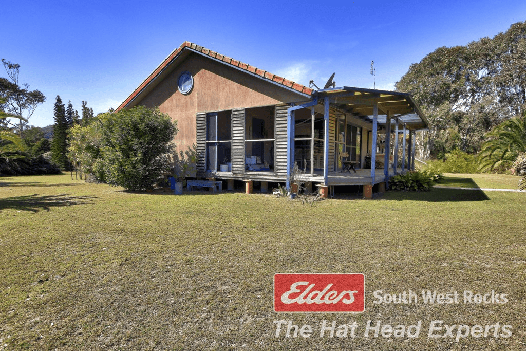 130 Gap Rd, HAT HEAD, NSW 2440