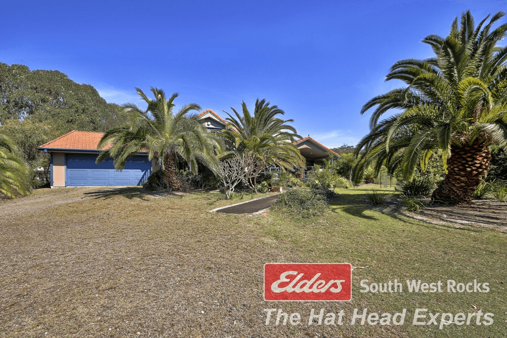 130 Gap Rd, HAT HEAD, NSW 2440