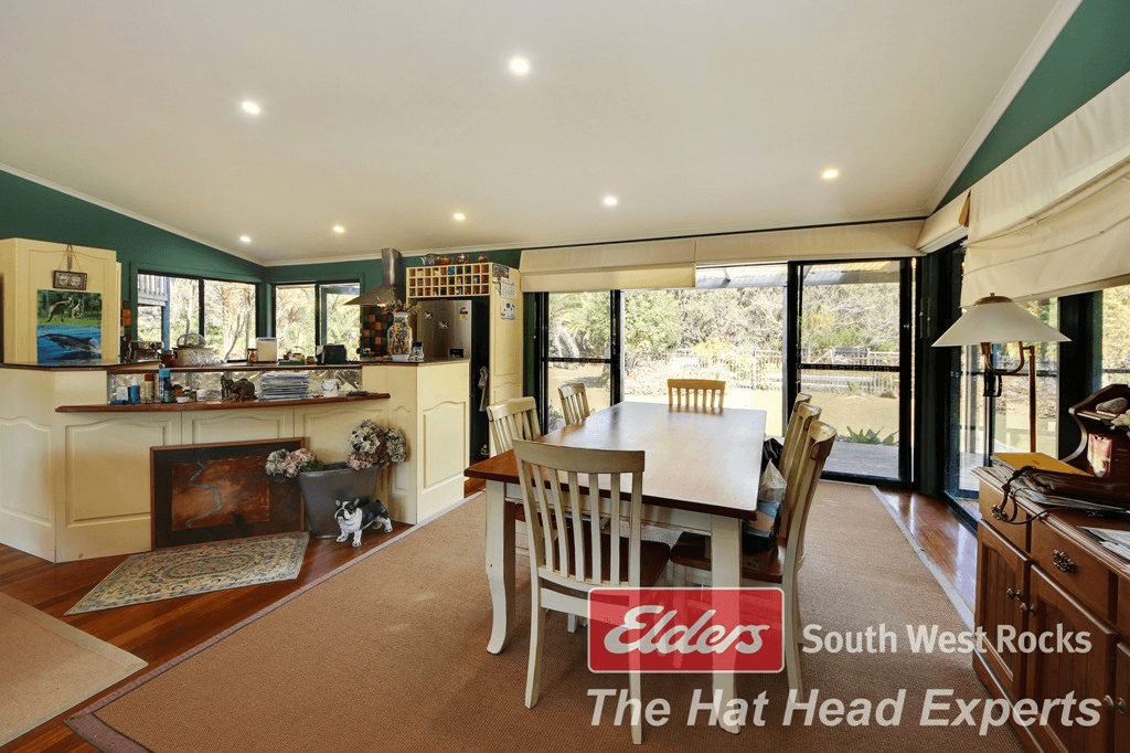 130 Gap Rd, HAT HEAD, NSW 2440