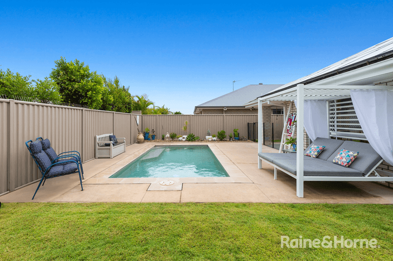 113 Lennox Circuit, POTTSVILLE, NSW 2489