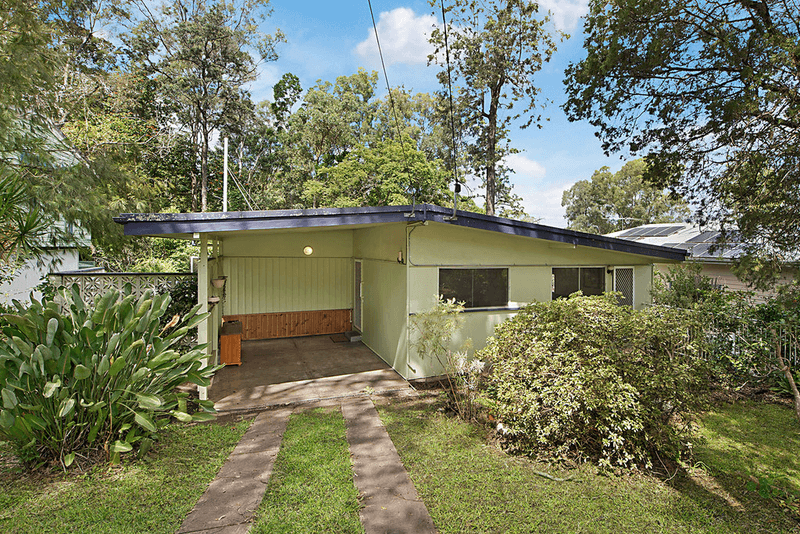 8 Henry Street, CHAPEL HILL, QLD 4069