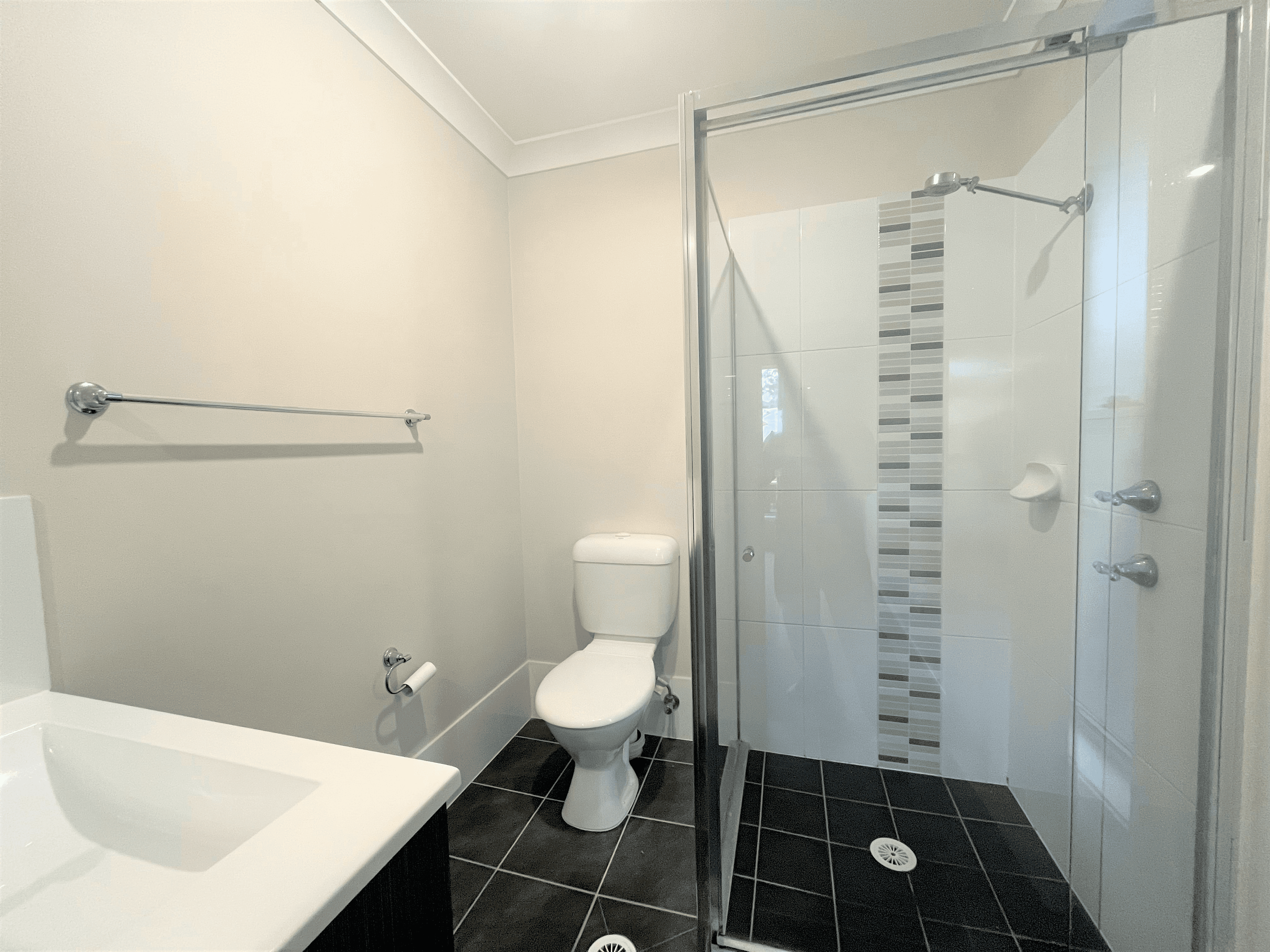 25 Whiteswan Avenue, BLUE HAVEN, NSW 2262