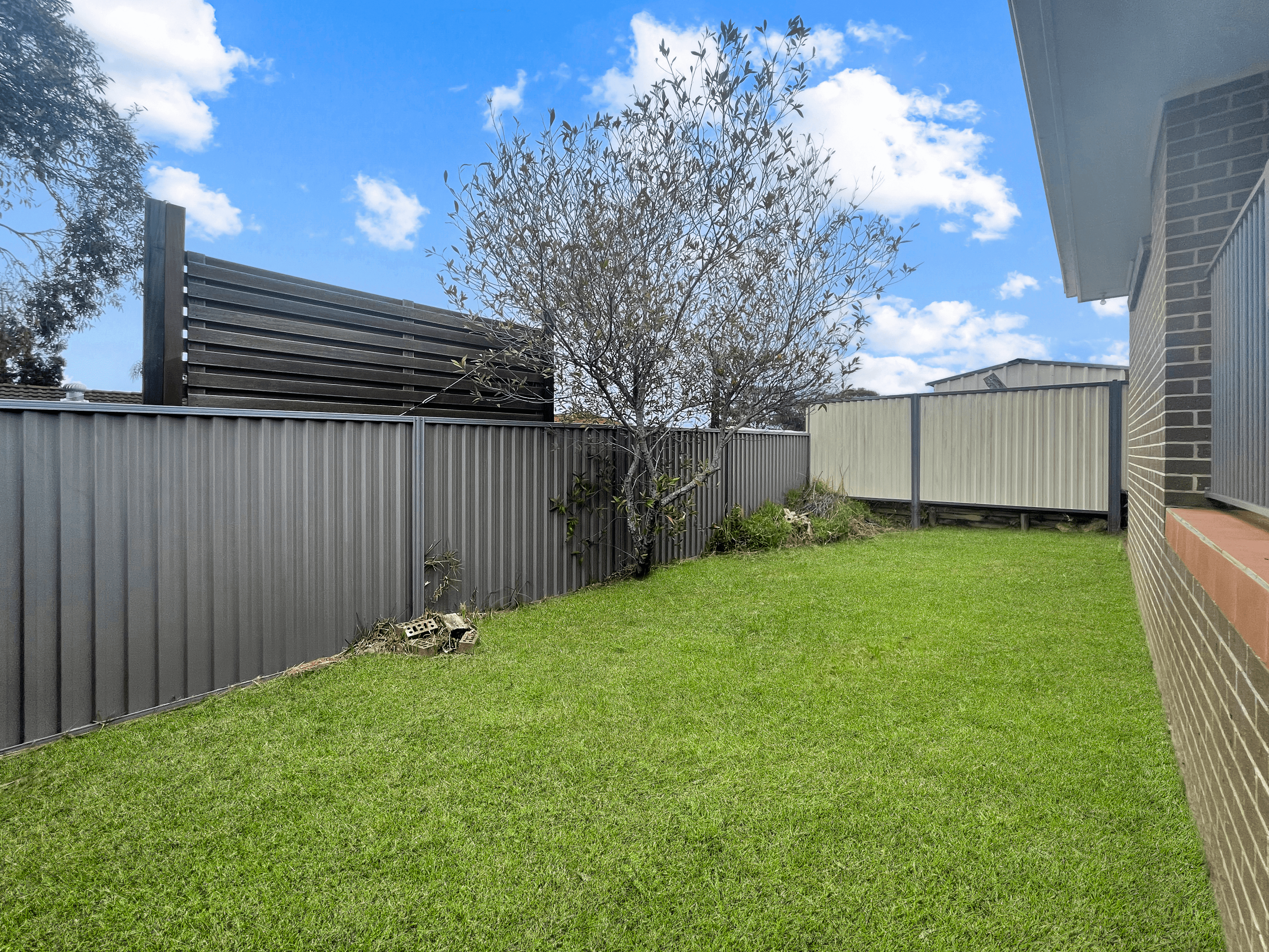 25 Whiteswan Avenue, BLUE HAVEN, NSW 2262