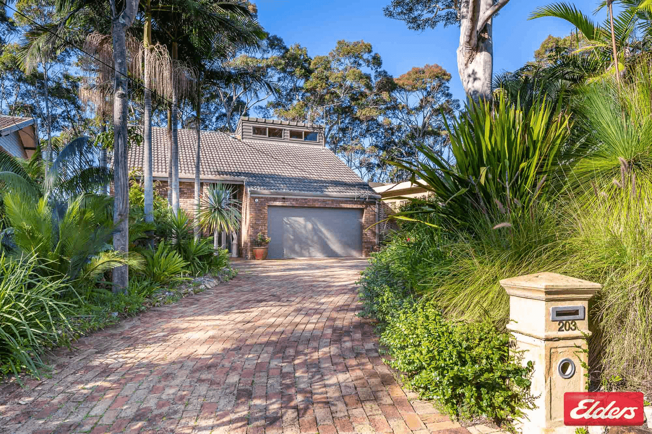 203 Beach Road, DENHAMS BEACH, NSW 2536