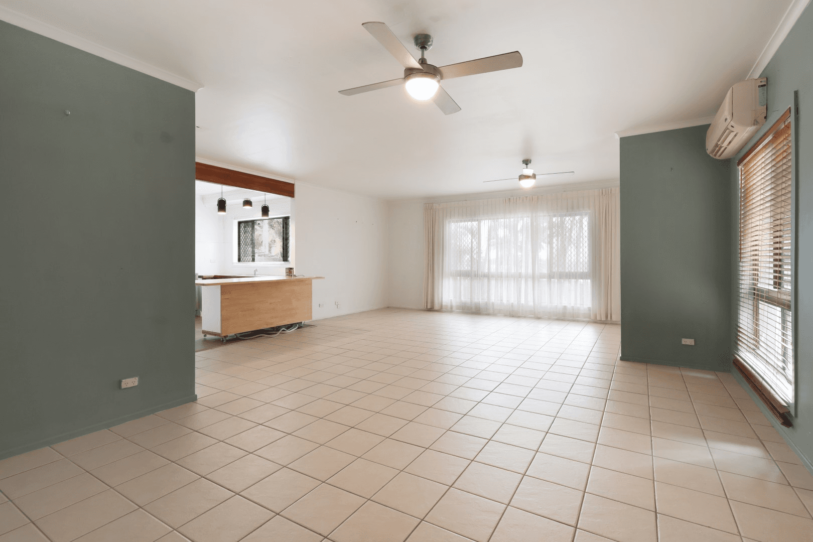 8 Bombala Terrace, CALOUNDRA, QLD 4551