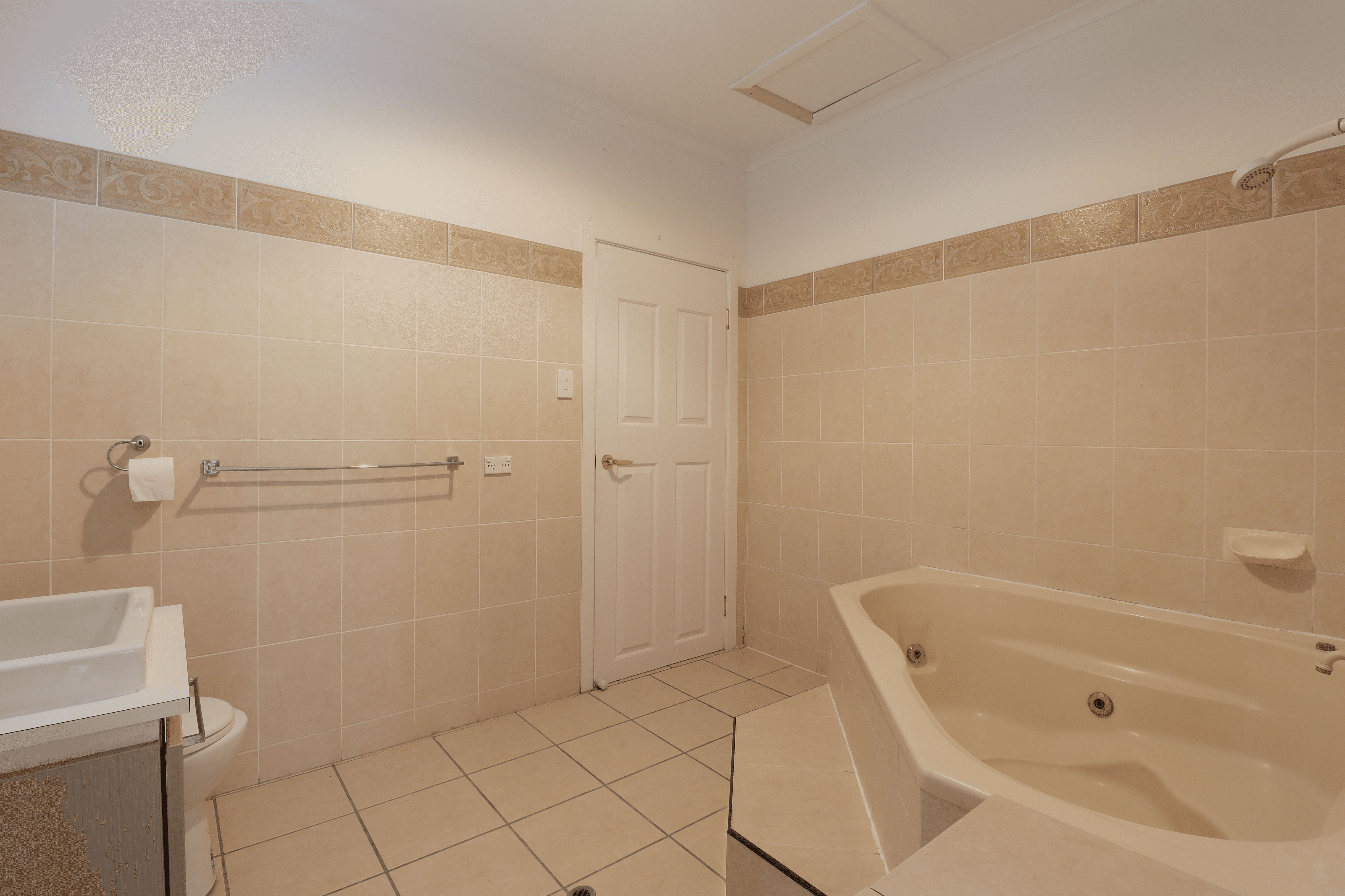 8 Bombala Terrace, CALOUNDRA, QLD 4551