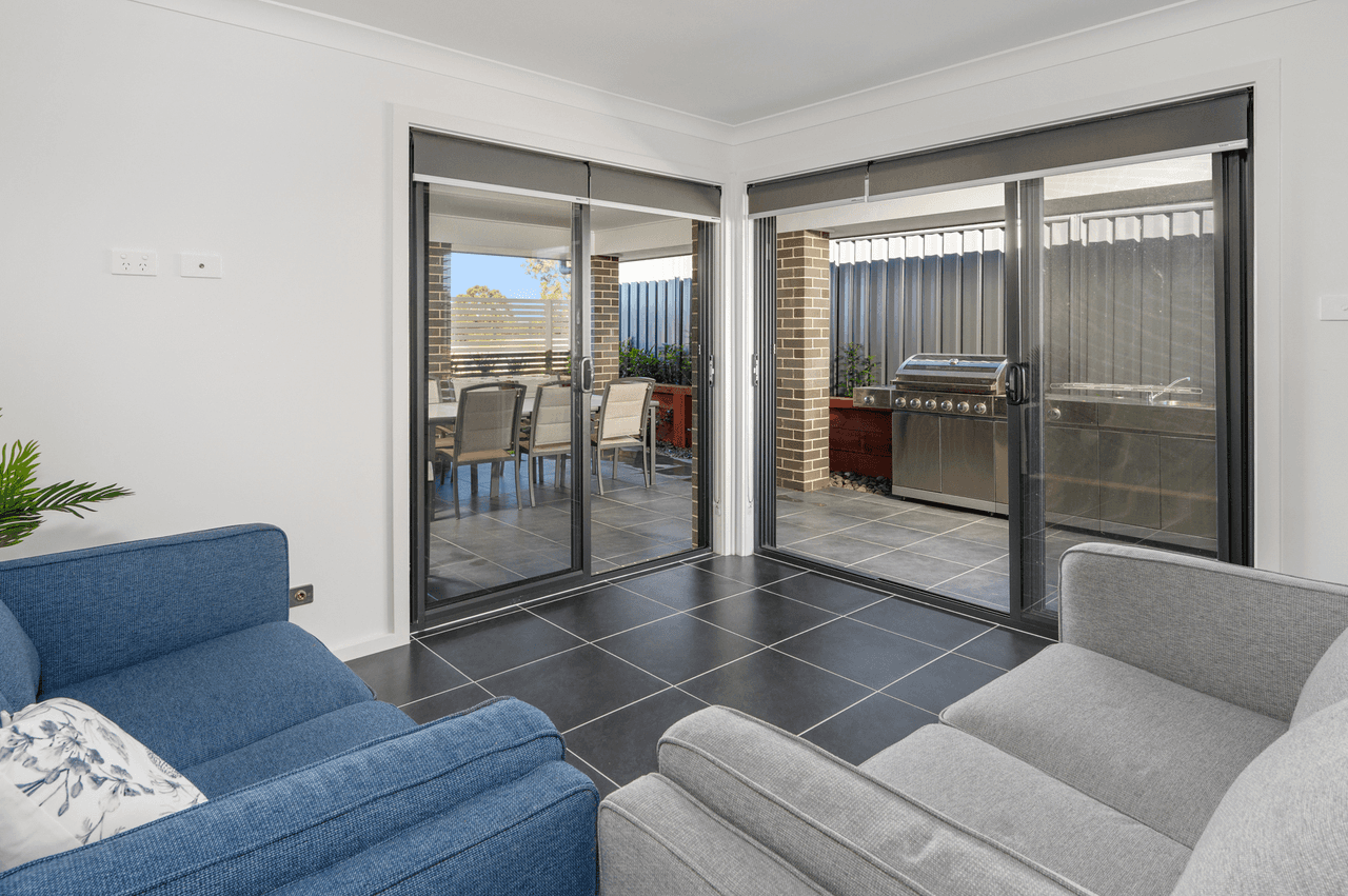 72 Redwood Drive, GILLIESTON HEIGHTS, NSW 2321