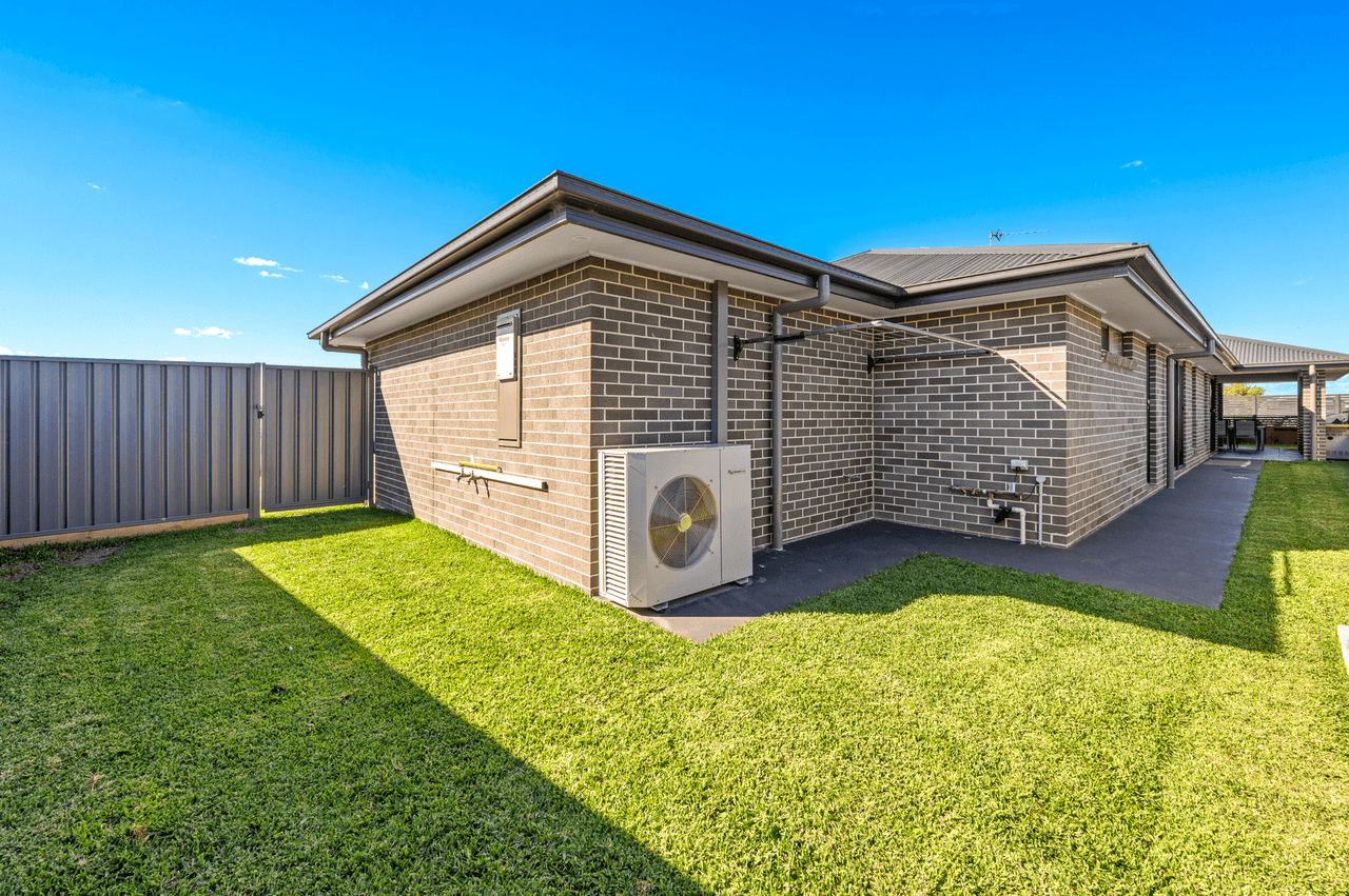 72 Redwood Drive, GILLIESTON HEIGHTS, NSW 2321