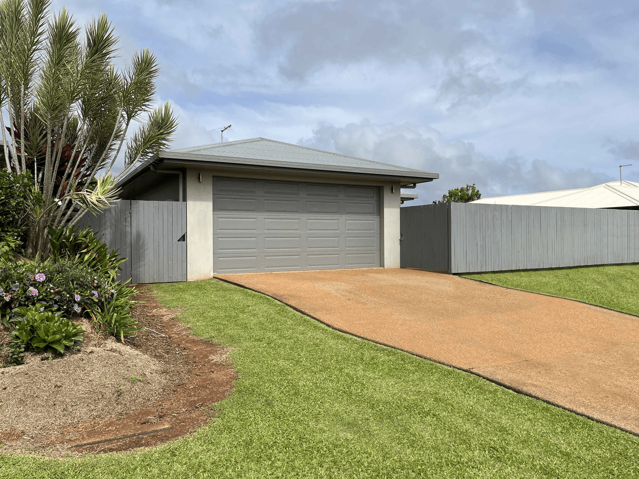 11 Maidment Rd, TOLGA, QLD 4882