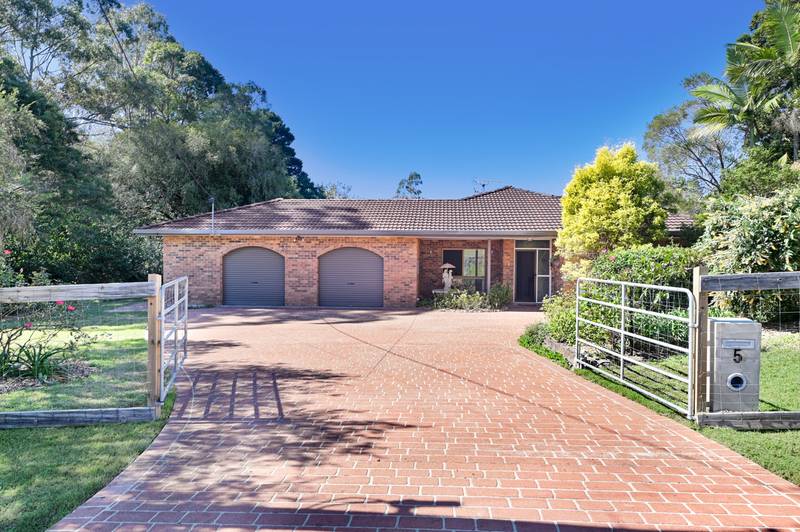 5 Corella Avenue, SAMFORD VALLEY, QLD 4520