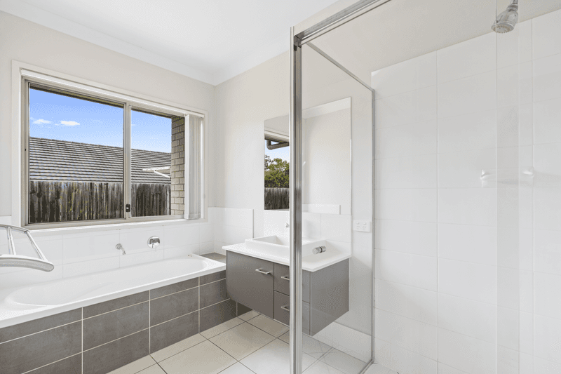 4 Birkenstock Court, BELLBIRD PARK, QLD 4300