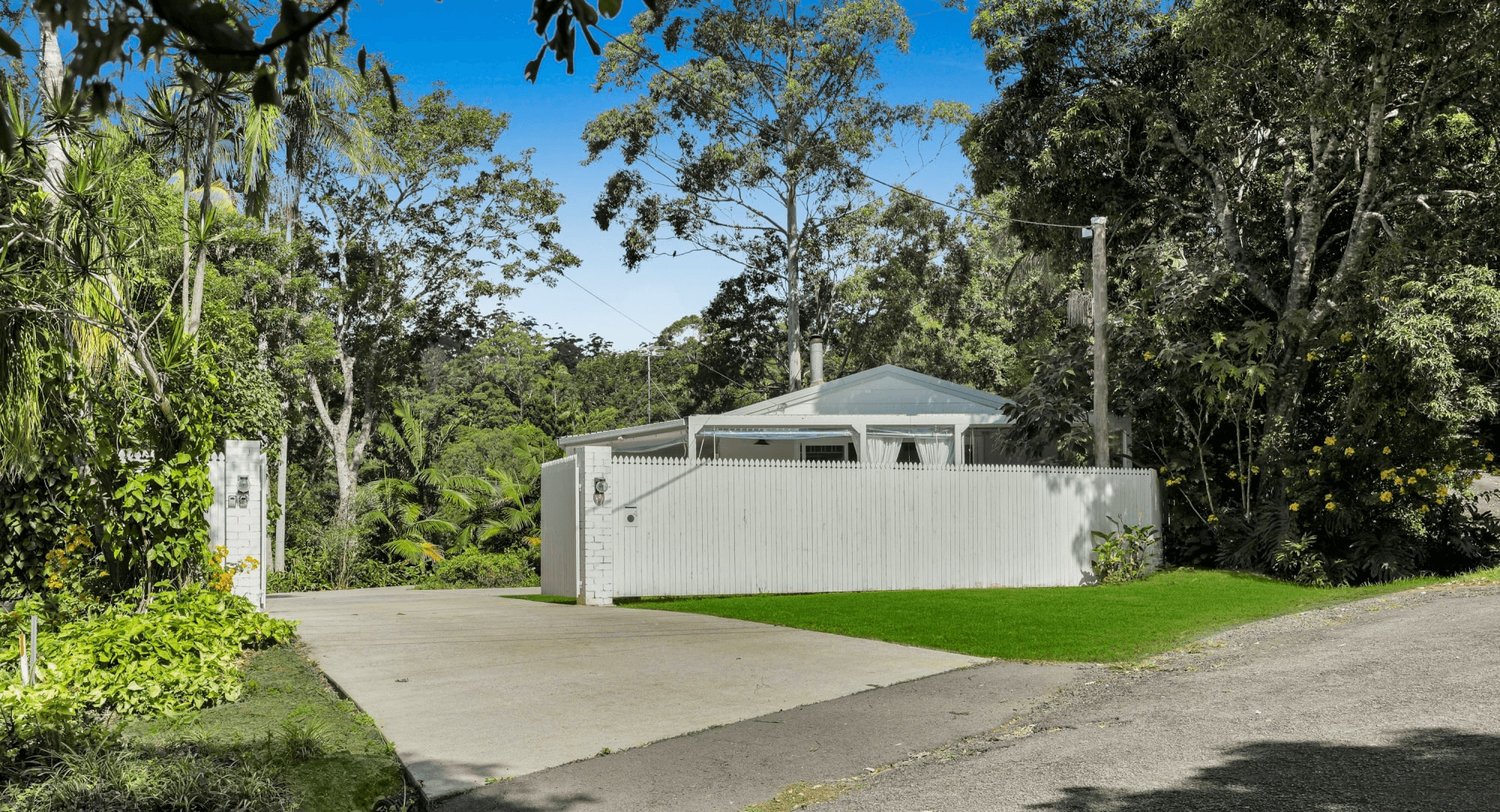 4 Apo Court, TAMBORINE MOUNTAIN, QLD 4272