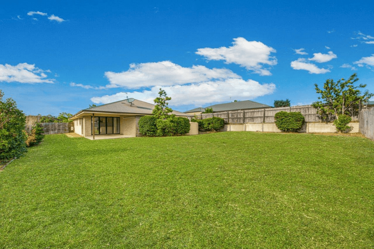 14 Woodland Court, KIRKWOOD, QLD 4680