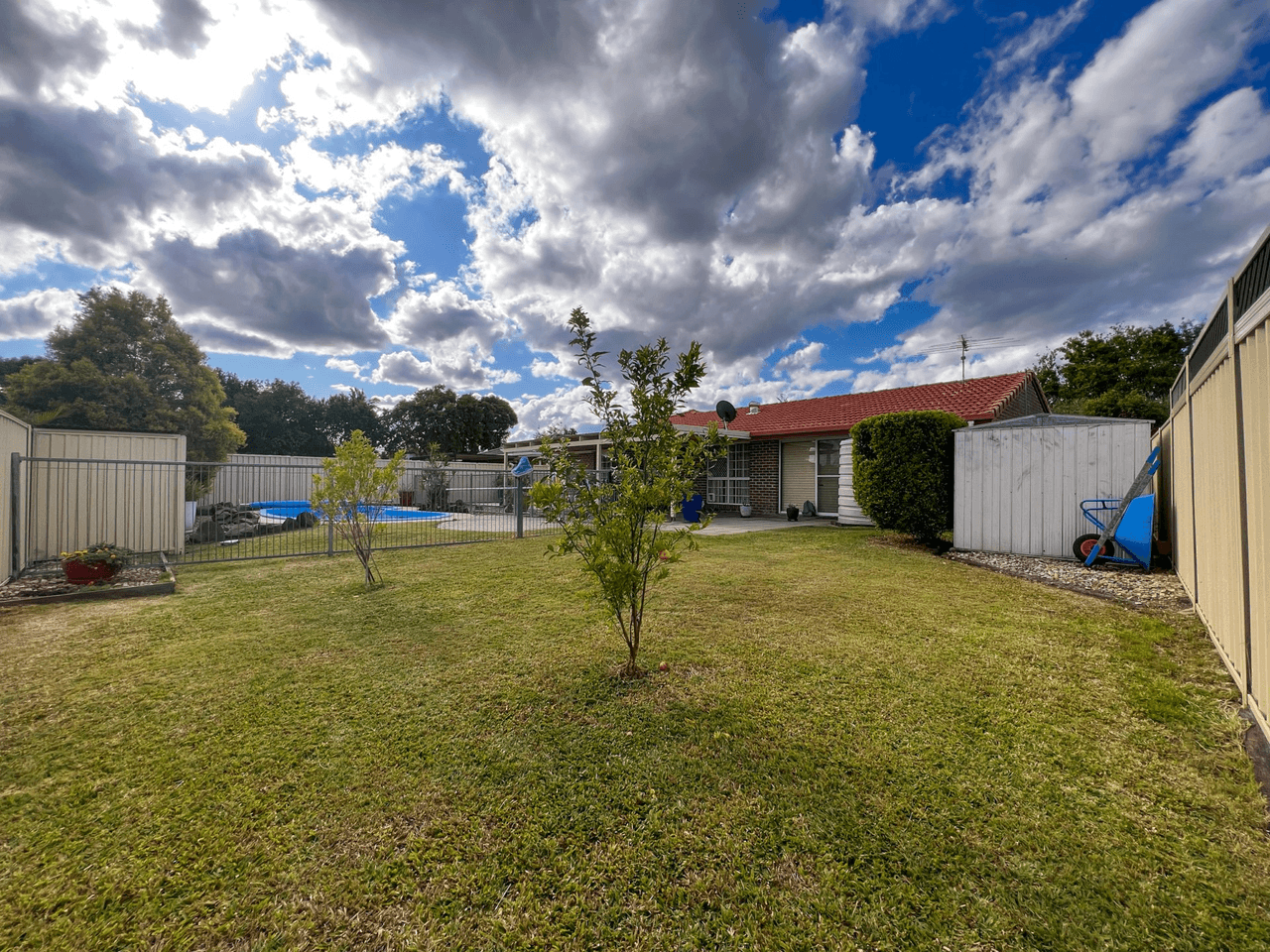 24 Cook Avenue, CABOOLTURE SOUTH, QLD 4510