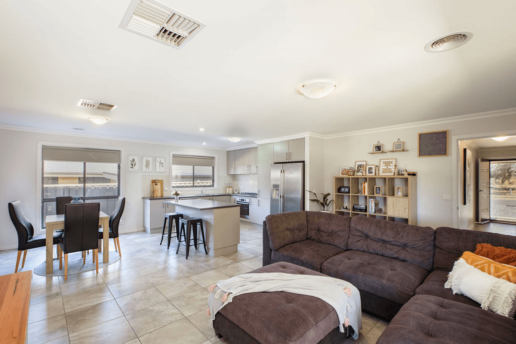 86 Songlark Crescent, Thurgoona, NSW 2640