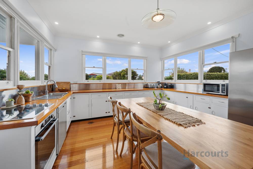 21 Crescent Street, PENGUIN, TAS 7316