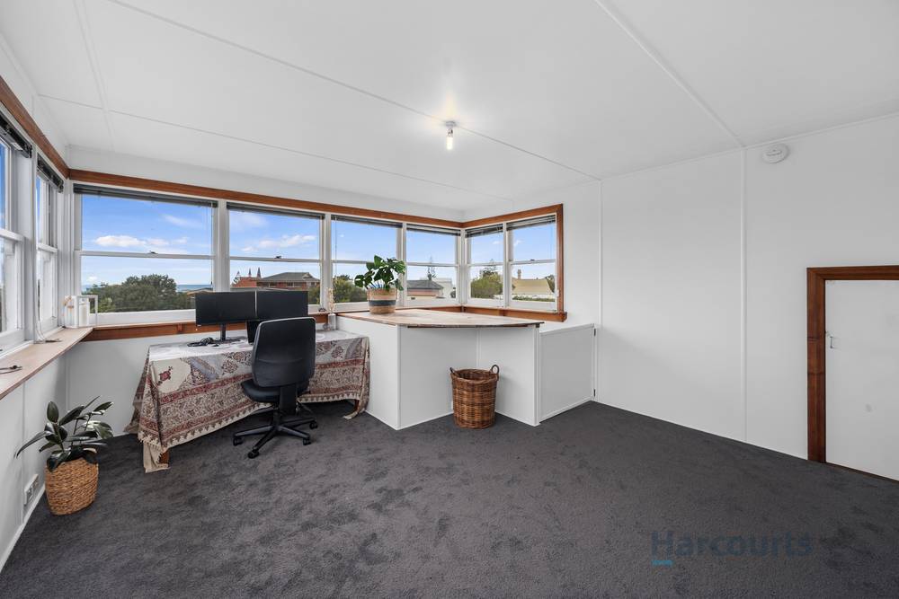 21 Crescent Street, PENGUIN, TAS 7316
