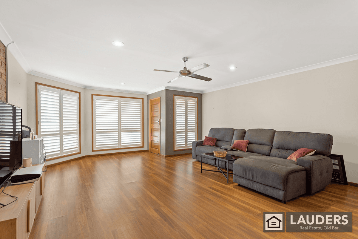 2/89 Old Bar Road, Old Bar, NSW 2430