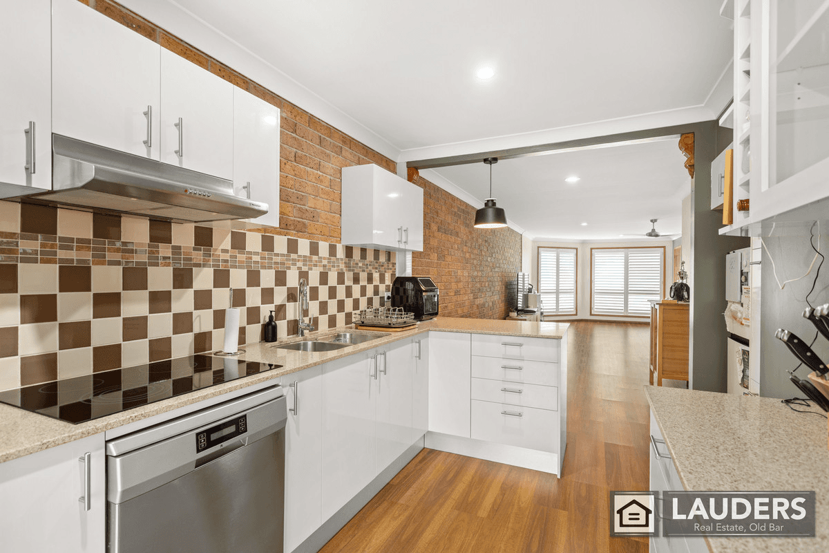 2/89 Old Bar Road, Old Bar, NSW 2430