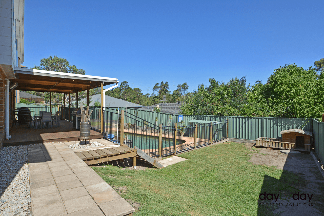 18 County Dr, Fletcher, NSW 2287