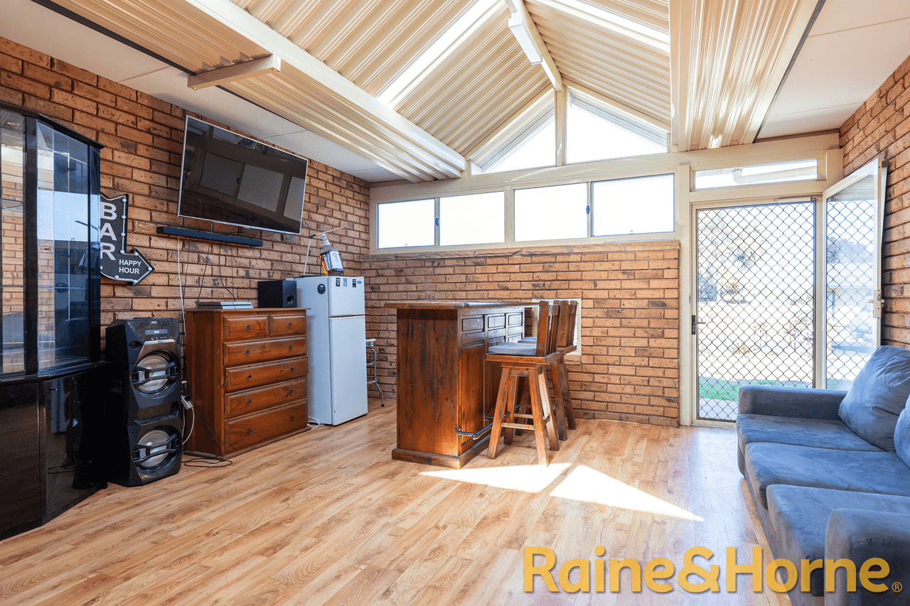 6 Page Avenue, DUBBO, NSW 2830