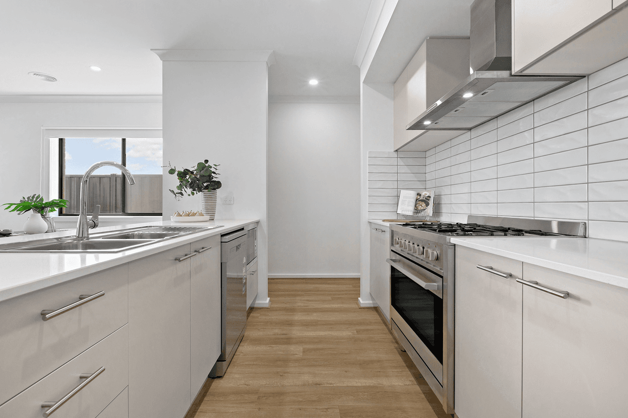 18 Cormorant Grange, WINTER VALLEY, VIC 3358
