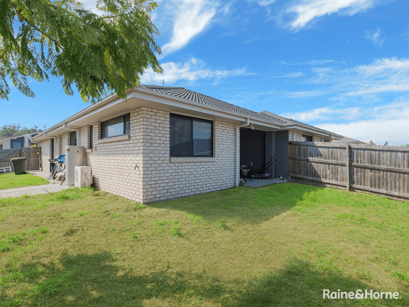 12 Phoebe Way, GLENEAGLE, QLD 4285