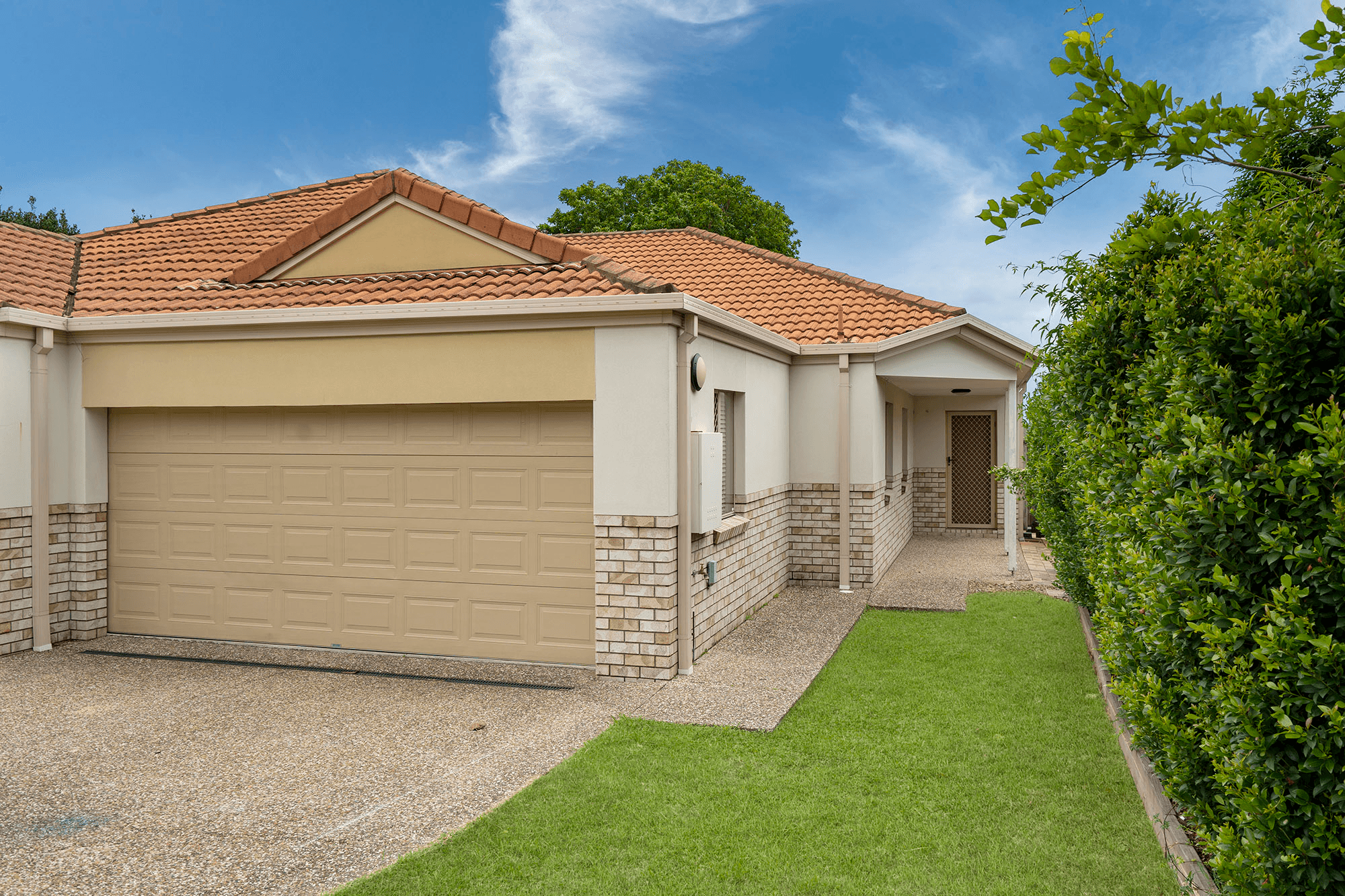 2/23 Hellman Street, MOLENDINAR, QLD 4214