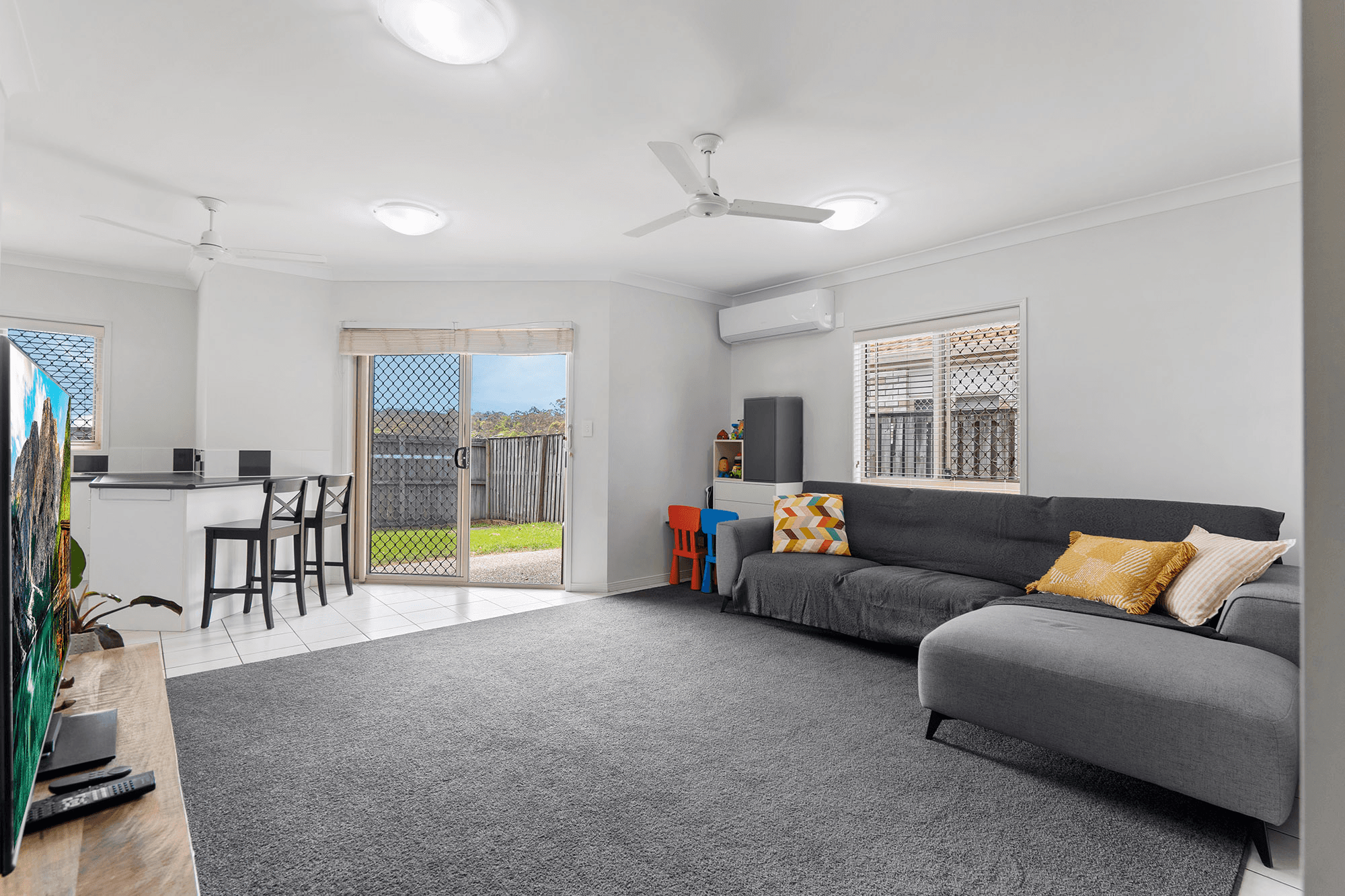 2/23 Hellman Street, MOLENDINAR, QLD 4214