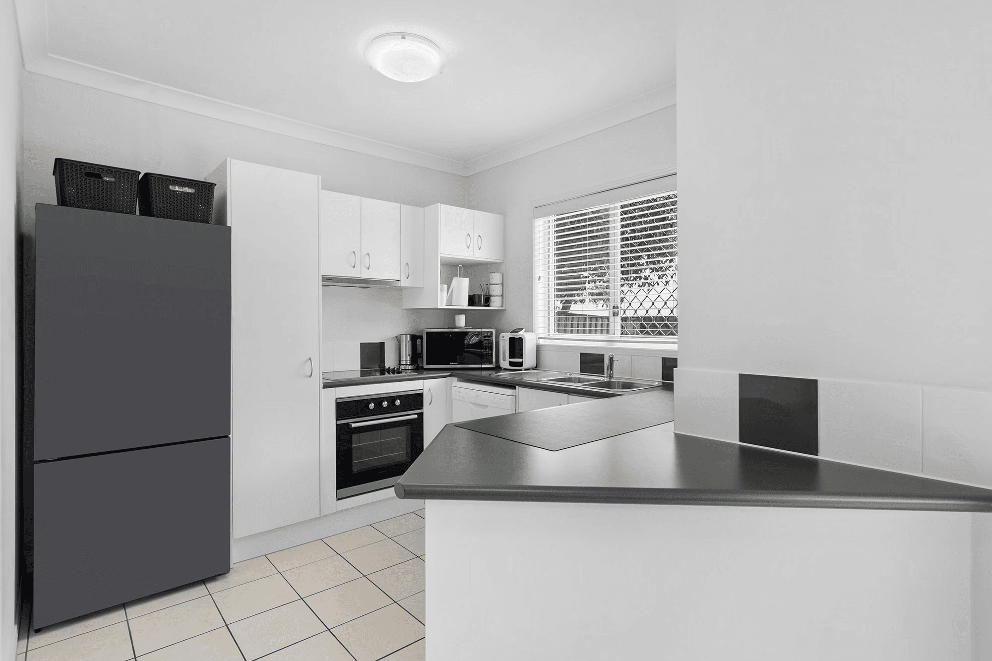 2/23 Hellman Street, MOLENDINAR, QLD 4214