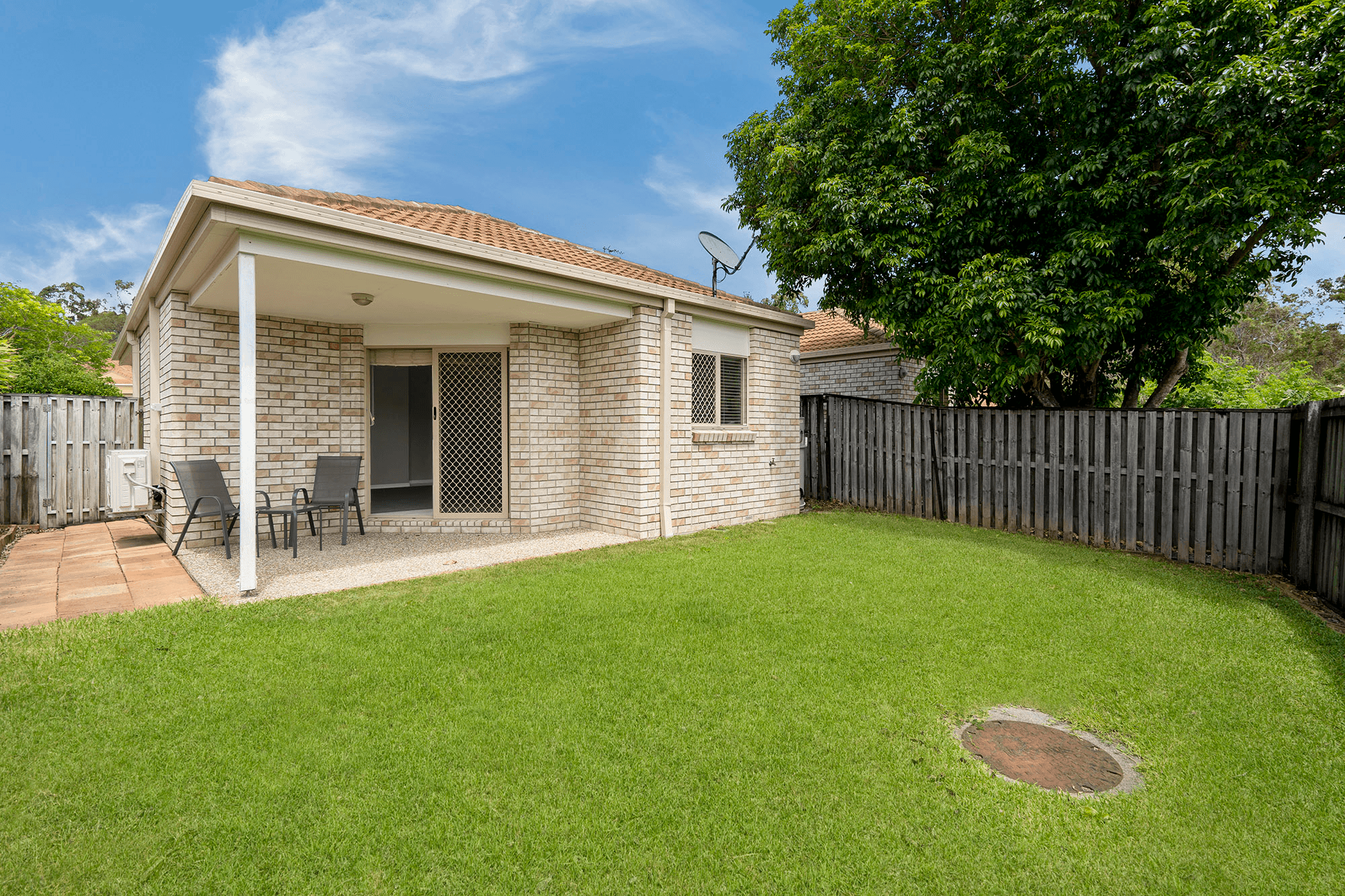 2/23 Hellman Street, MOLENDINAR, QLD 4214