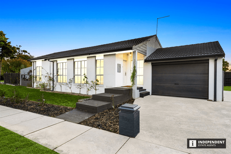 104 Waverley Park Dr, CRANBOURNE NORTH, VIC 3977