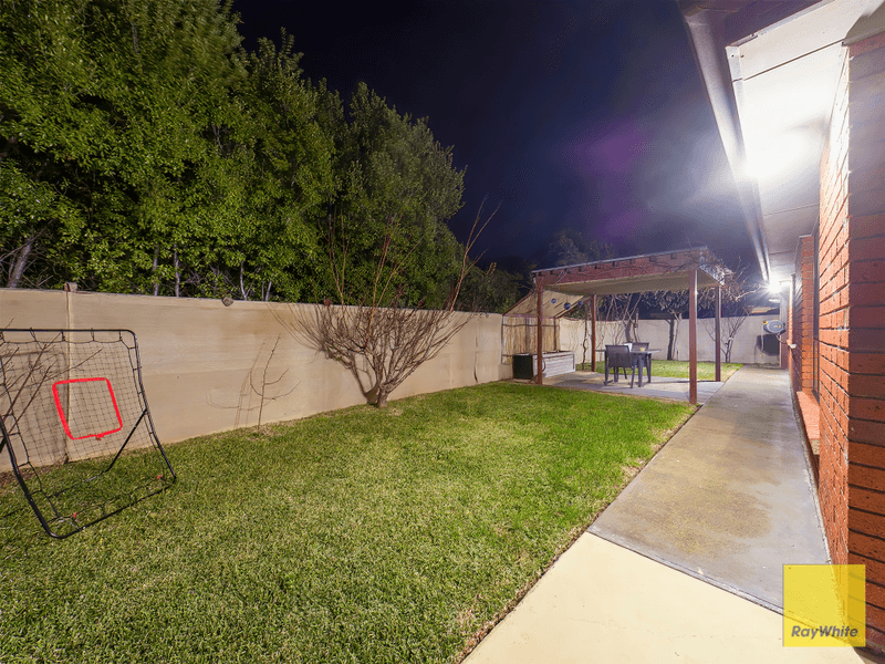 17 Daisy Drive, POINT COOK, VIC 3030