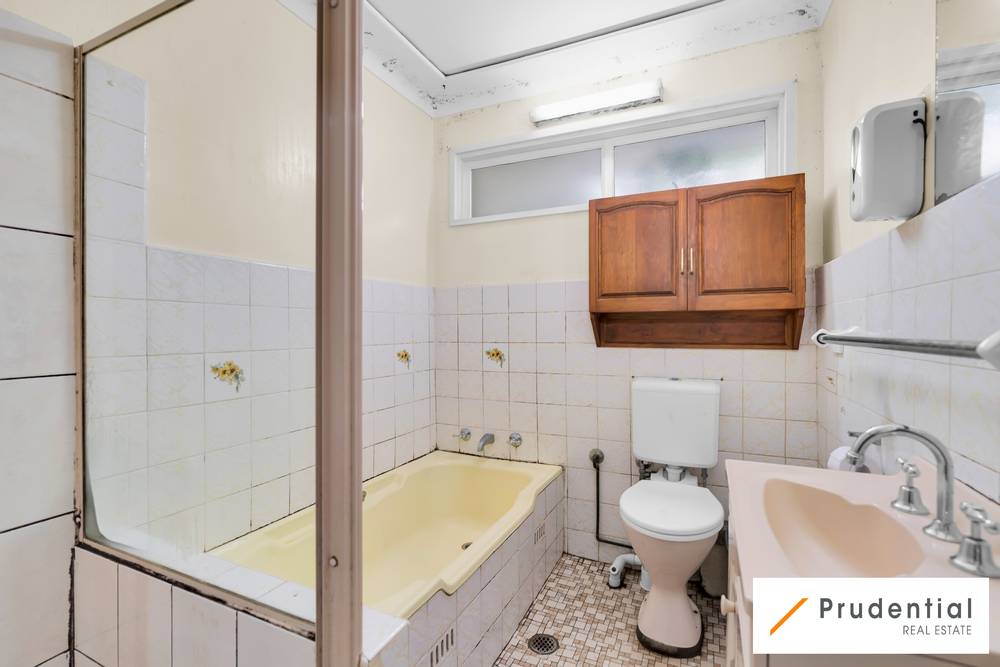 10 Wattle Avenue, MACQUARIE FIELDS, NSW 2564