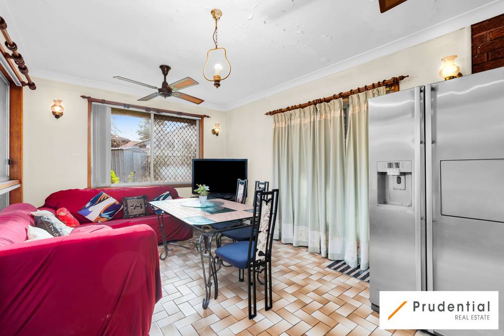 10 Wattle Avenue, MACQUARIE FIELDS, NSW 2564