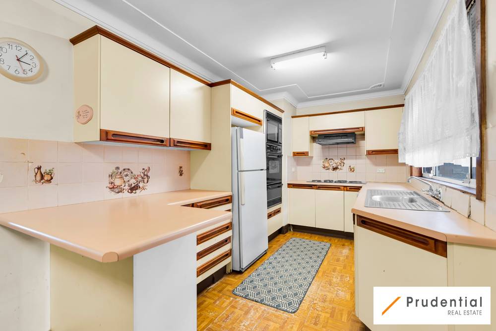 10 Wattle Avenue, MACQUARIE FIELDS, NSW 2564