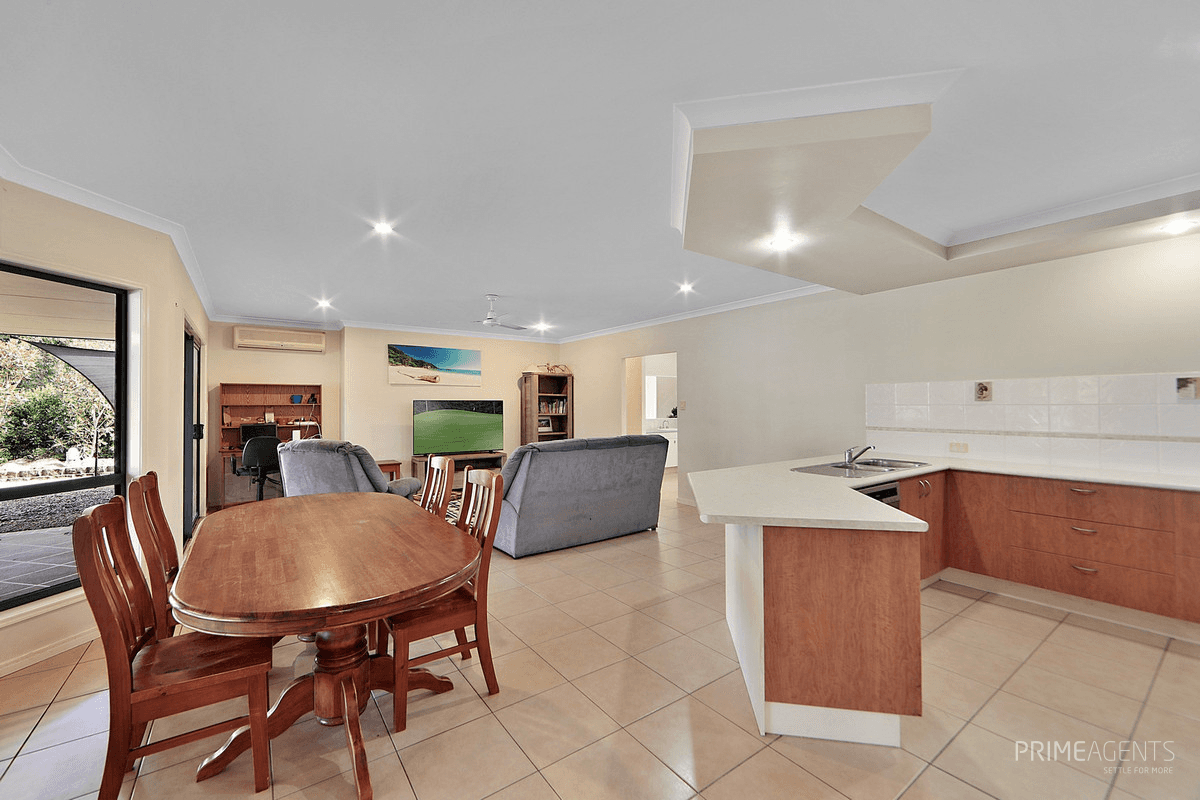 1 San Bromista Court, Urangan, QLD 4655