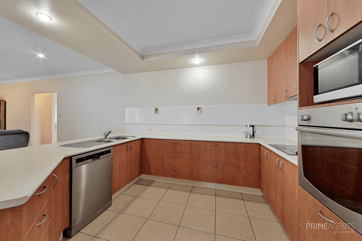 1 San Bromista Court, Urangan, QLD 4655