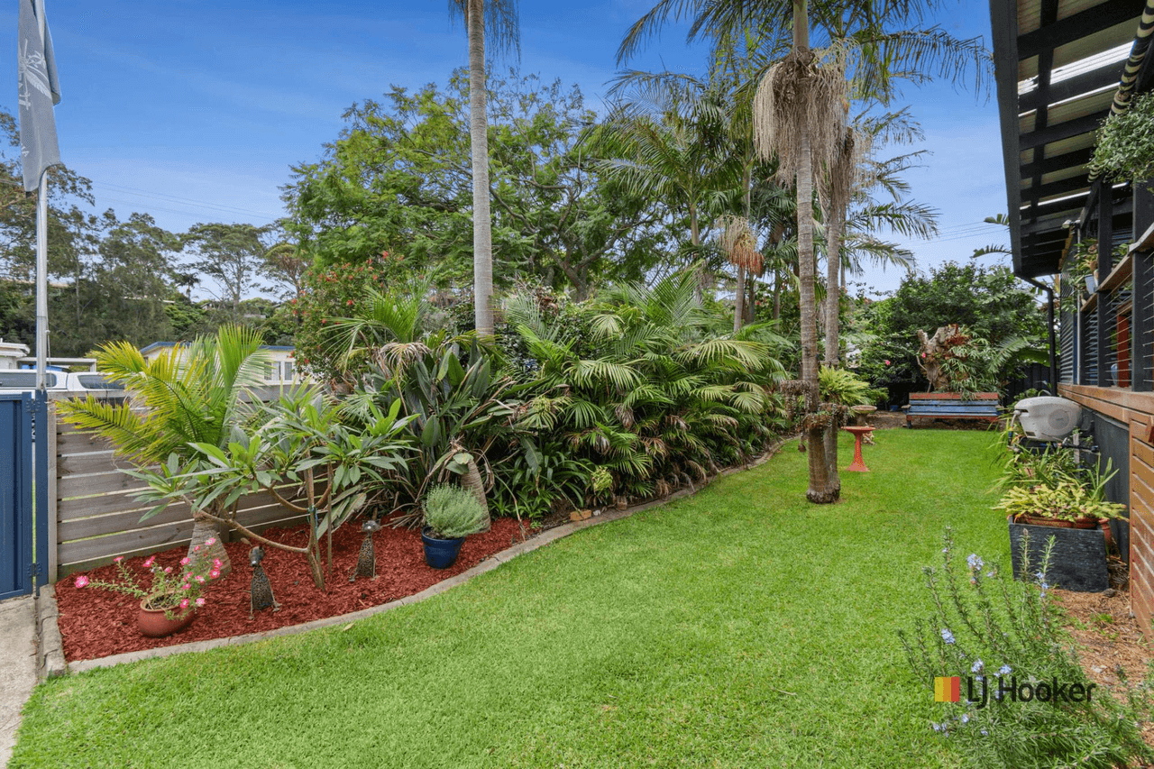 17 Yarralumla Crescent, TOMAKIN, NSW 2537