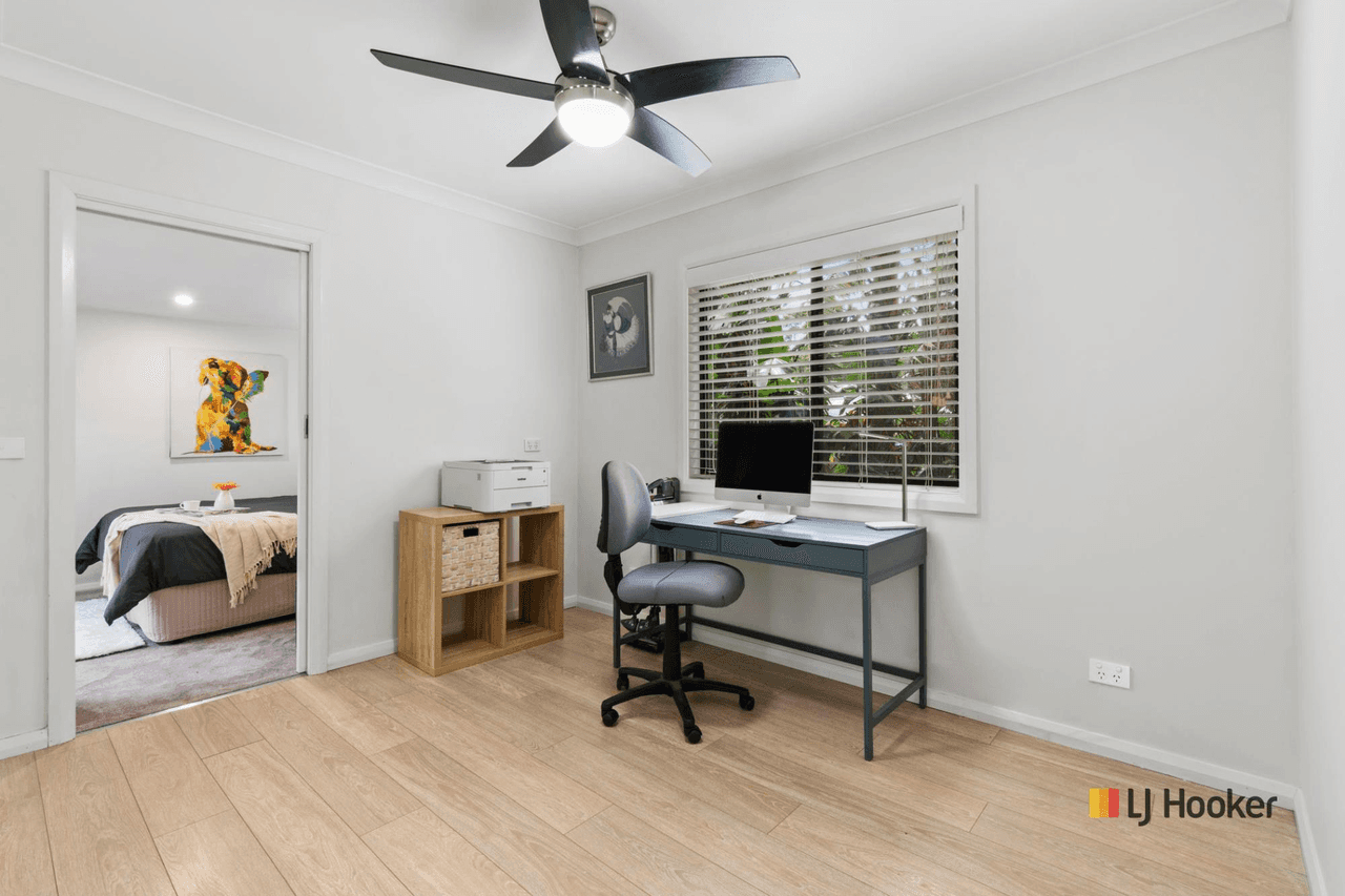 17 Yarralumla Crescent, TOMAKIN, NSW 2537