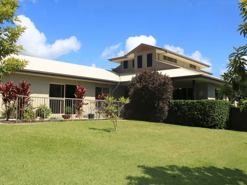 32 MYLESTOM CIRCLE, POTTSVILLE, NSW 2489