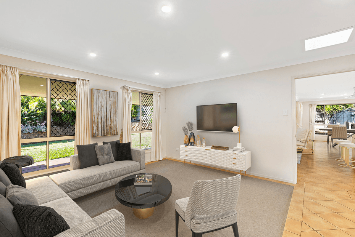 7 Hilary Avenue, REDLAND BAY, QLD 4165