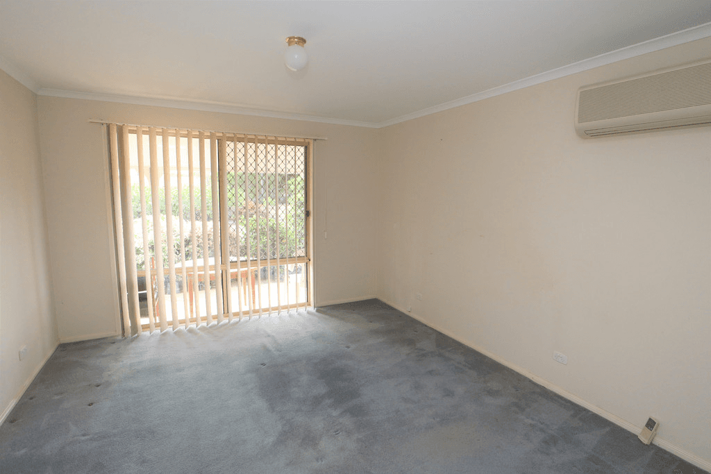 8 Sunwest Court, PLAINLAND, QLD 4341